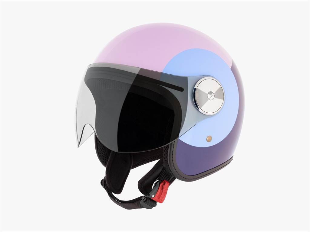 「Gogoro 靈魂紫專屬安全帽」讓女性車主以獨特風格、魅力登場。（Gogoro提供）