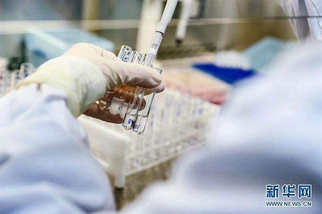 香港政府宣布，可接种科兴疫苗的最低年龄从明（15日）起降至3岁。(新华社)