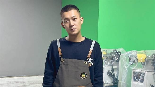 鳳梨開手搖店一天就緊急宣布休息，引起網友熱議。（圖／IG@yi0107）