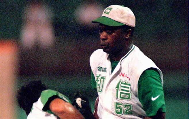 1998年的前中职洋投锺凯力，原名凯文琼斯（Calvin Jones）。（报系资料照）