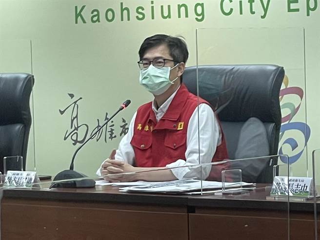 高雄14日新增3人染疫，且都是新案，分別為鳳山一對母子及一名紅茶店員工，目前2條傳播鏈的感染源均不明。（本報資料照片）