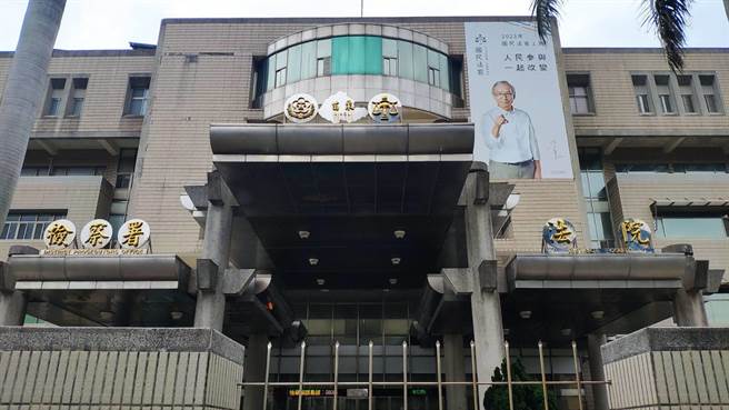 苗栗地院法官周静妮审理案件时要求青少年自打嘴巴引争议，近日再被爆出年后一直没有上班。（李京升摄）