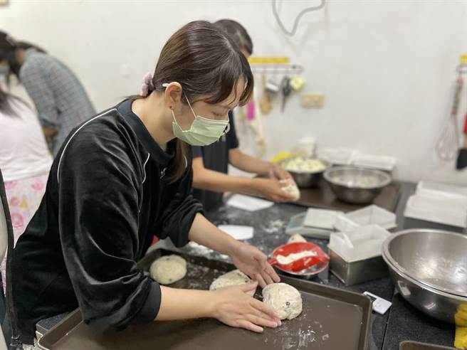 勞動力發展署中彰投分署新年度推出的「產業人才投資方案」課程已陸續上線。（勞動力發展署中彰投分署提供／盧金足台中傳真）