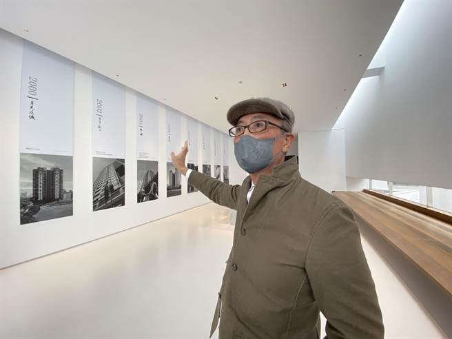 空间大师陈瑞宪说，日本国宝大师「和泉正敏」与台中国家歌剧院相辉映的艺文园地，一框一景皆自然写意，一岩一石都为侘寂之美。（卢金足摄）