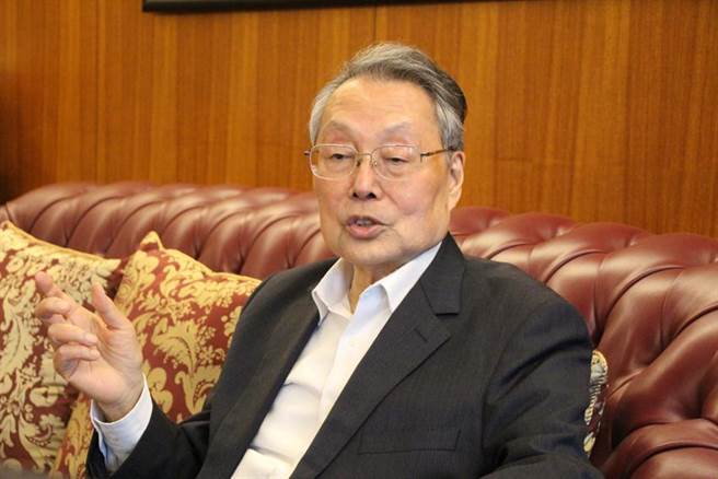 （疫情、塞港衝擊全球供應鏈，宏碁集團創辦人施振榮呼籲，建立更堅韌及彈性的供應鏈，應以巿場經濟運作追求永續。圖／施先生辦公室提供）
