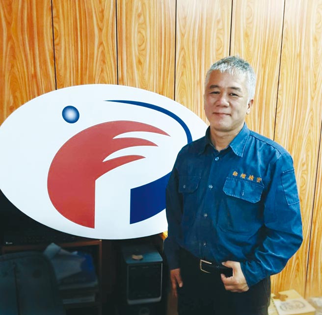 「奔腾激光」在台总代理商铨增精密公司总经理吴锡义表示，源自义大利切割工艺数据库，「奔腾激光超高功率光纤雷射切割机系列」是唯一可切坡口，快速穿孔，厚度可达100mm之最先进设备。图／王妙琴