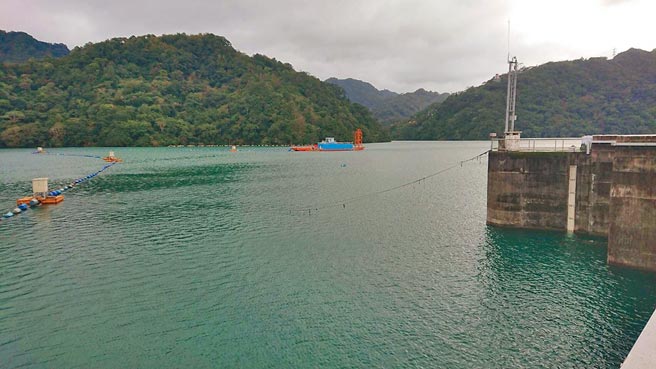 石门水库目前逼近满水位，一期稻作已开始供灌农业用水无虞。（北水局提供／吕筱蝉桃园传真）