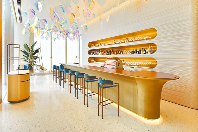 位于LV大阪御堂筋旗舰店的咖啡厅Le Cafe V。（Louis Vuitton提供）