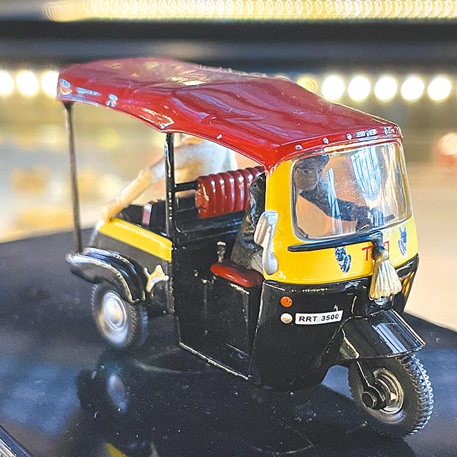泰国、印尼与印度的计程车都叫嘟嘟车（TUTU）。（陈大任摄）