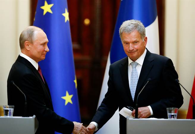 (左)俄罗斯总统蒲亭（Vladimir Putin）与(右)芬兰总统尼尼斯托（Sauli Niinisto）两人为长年友人。 (图/路透社) 