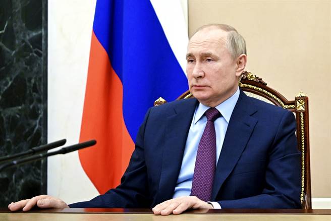 外媒指俄罗斯有可能在16日进攻乌克兰，对此，俄罗斯总统普丁及外交部长拉夫罗夫（Sergey Lavrov）14日暗示，不会立即对乌克兰发动军事攻击，莫斯科也准备好持续与西方国家进行外交对话。（图／美联社）