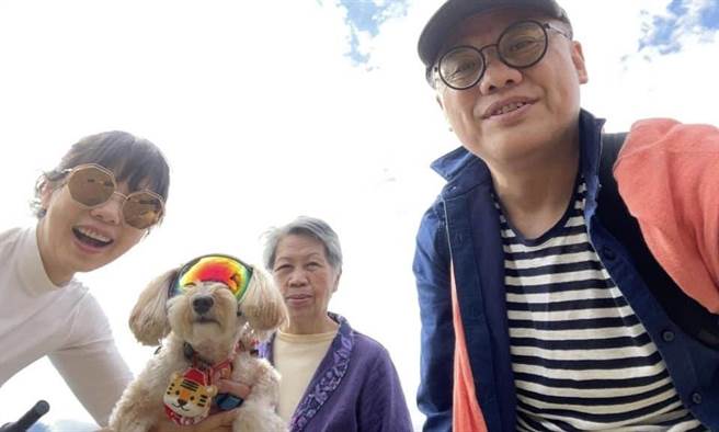 藺奕》誰說情人節一個人也不能多？(圖/愛傳媒提供)