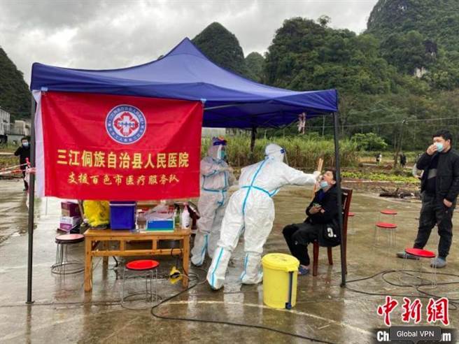 廣西百色疫情緩解，今起解除交通管控，高鐵航空恢復通行。（中新網）