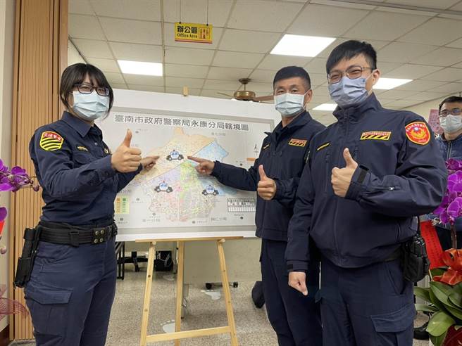 永康分局交通分隊鹽行小隊今天起每天安排3人進駐鹽行派出所。(永康分局提供／曹婷婷台南傳真)