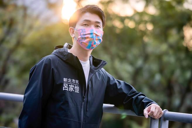 前新北市政府副發言人呂家愷今宣布投入新北市議員選戰，選戰還未開打就已掀起一波口水戰，呂家愷回擊卓冠廷稱「要跟誰選我沒意見」。（呂家愷提供）