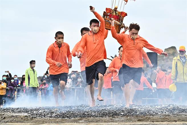 神明淨港今在野柳保安宮舉行。（新北市萬里區公所提供）