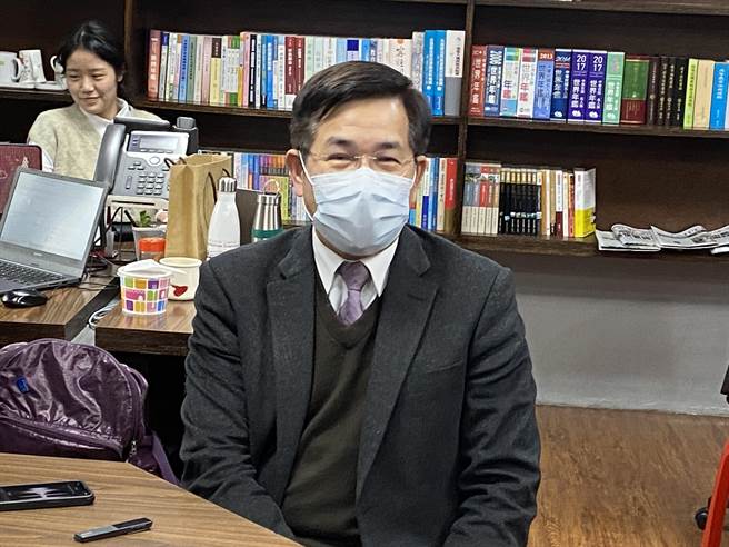 教育部长潘文忠说明教育部国语辞典调整的缘由。（林志成摄）