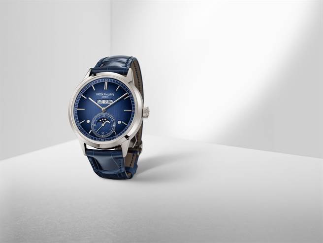 百达翡丽编号5236P-001万年历腕表，并列显示万年历， 美感阅读性兼具，396万7000元。（Patek Philippe提供)
