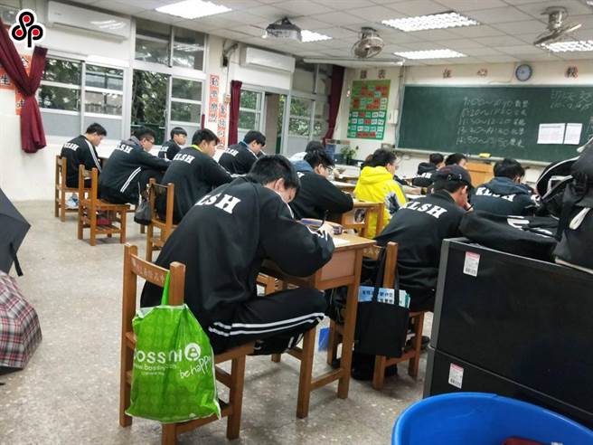 教育部长潘文忠今（15日）表示，今年九月开始高中生第一节课前到校即可，引起网友热议。（示意图／本报系资料照）