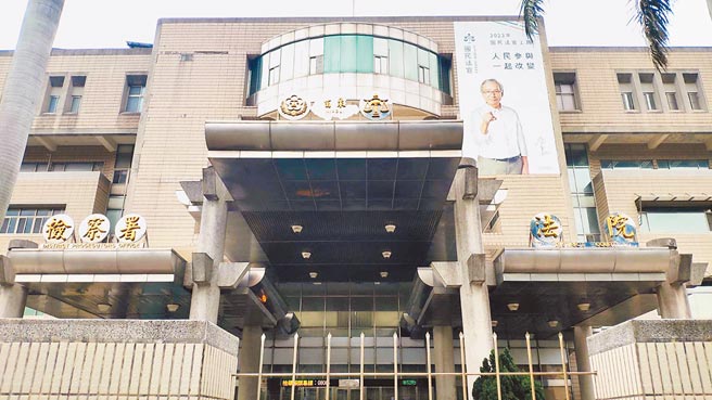 苗栗地方法院法官周靜妮因審理案件要求少年自打巴掌，引發爭議，最近再遭爆料過年後未曾上過班。（李京昇攝）