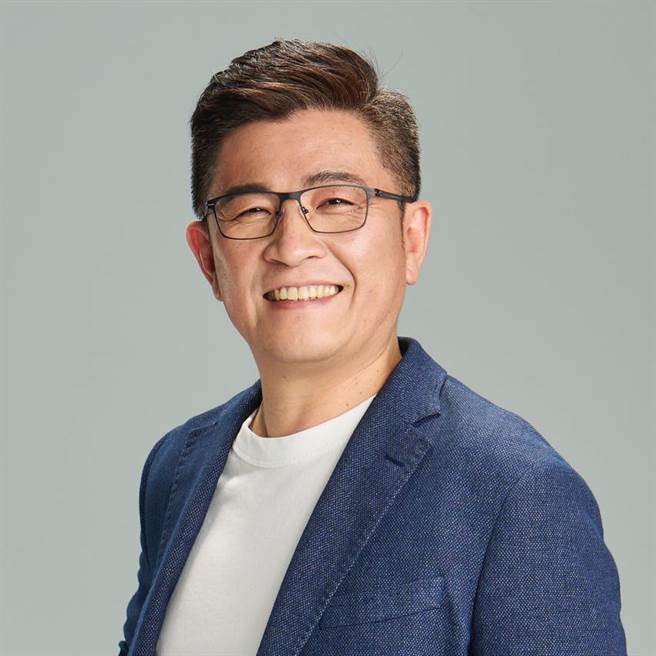 曾连任5届新竹市议员的民进党籍行政院顾问郑宏辉。（图／取自郑宏辉脸书）