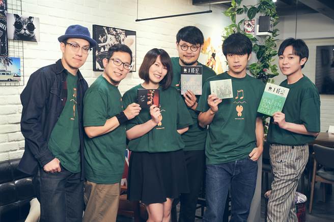 魚丁糸復刻計畫《不同名專輯》實體及《小宇宙(魚版)》數位與實體18日正式推出。（環球音樂提供）