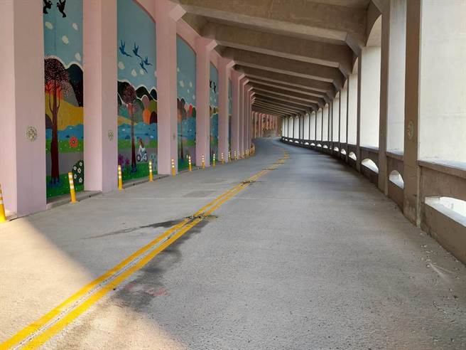 明隧道內也做了彩繪。（雲林縣政府工務處提供）