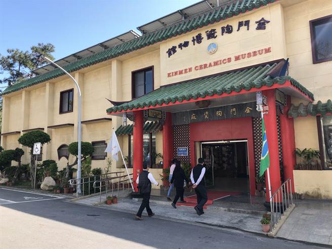 1963年建廠，至今已逾一甲子的金門陶瓷廠，在軍管時期即是中外來賓必訪景點。（李金生攝）