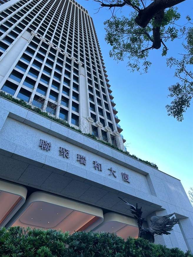 （甫完工落成的「联聚瑞和大厦」，41楼单价不计雨遮高达88万元，突破七期毛胚屋单价纪录。图／曾丽芳）
