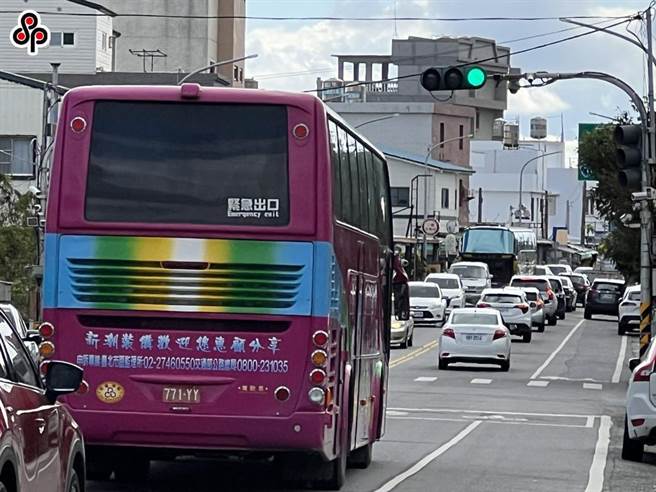 交通部公路总局指出，228连假全台有多条省道将出现旅游车潮。（本报资料照）