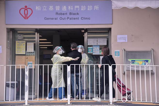 香港中联办微信公号消息，大陆中央驻香港特别行政区联络办公室16日发表声明表示，在香港疫情高发、抗疫形势异常严峻的重要时刻，中共总书记习近平对香港抗疫工作作出重要指示，并委托副总理韩正转达高度关注和提出明确要求，为香港社会注入了强大正能量。（香港中通社）