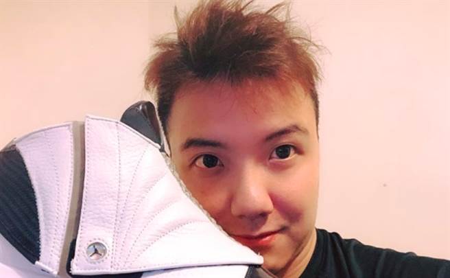 导演圤智雨虽然不再帮邓佳华执导，但对台湾AV有许多个人精辟见解。（图／取自圤智雨脸书）