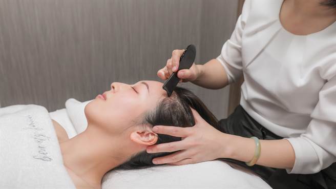 REVIVE SPA「香气耳烛。颅内净化」课程。（REVIVE SPA提供）