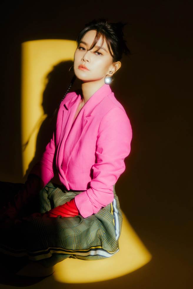 陈思函推出新作〈短假期 Super Lazy〉。（希望之夏音乐创意提供）