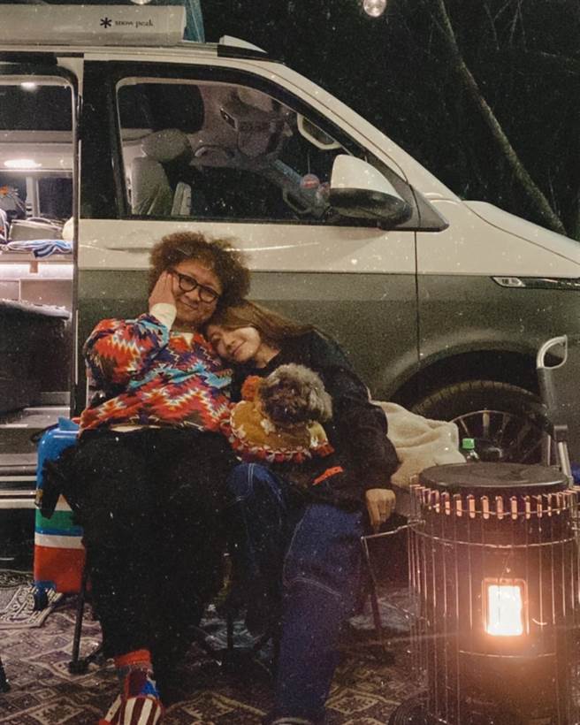 纳豆和女友依依感情非常好。(图／取自依依脸书)