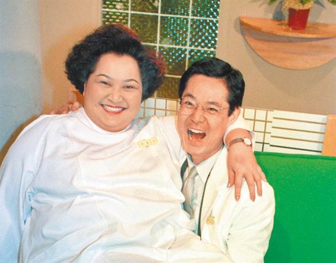 资深艺人巴戈(右)胰臟癌扩散病逝，享寿67岁，医揭背后4大恐怖推手。(中时资料照)