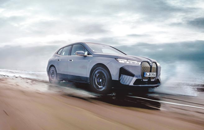 BMW iX M60擁有高達619hp最大綜效馬力輸出、峰值扭力更達到驚人的1100Nm，同時也是品牌首款峰值扭力輸出超越1000Nm的車型，Launch Control彈射起步功能0到100km/h加速僅需3.8秒（見圖）。（汎德提供）