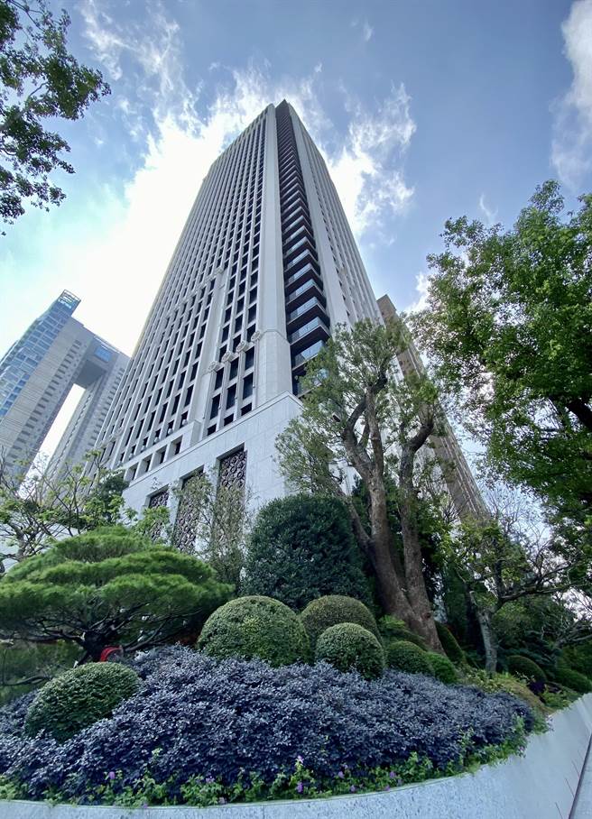 「联聚瑞和大厦」共43层楼高172.8公尺，摩天高楼有许多挑战和限制，联聚敢于挑战，以建筑高度表决心，完成精彩作品。（卢金足摄） 