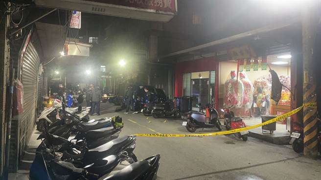 扫射三重宫庙11枪后自戕，枪手母犯案前一天过世，动机现迷雾。(戴上容翻摄)