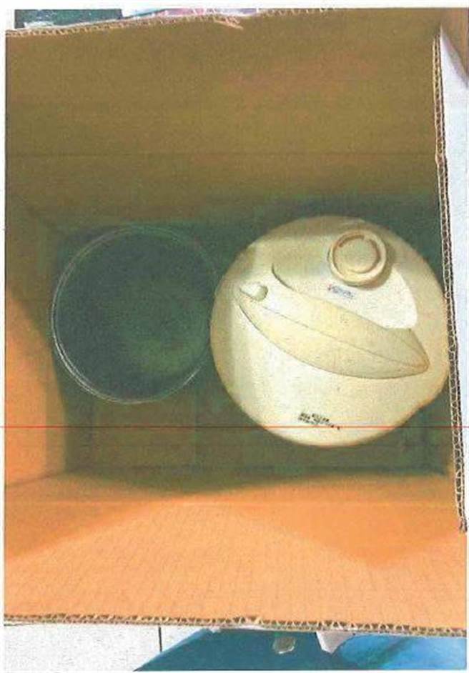 还有被害者收到旧电锅。（翻摄照片／高雄洪靖宜传真）