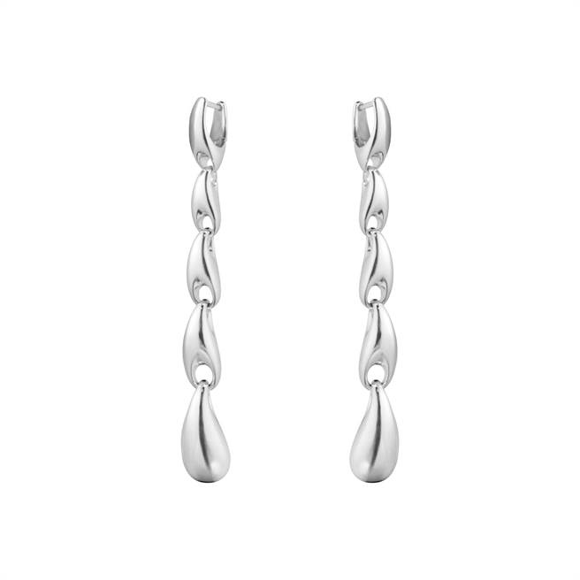 乔治杰生REFLECT系列纯银长耳环，1万2200元。（Georg Jensen提供）
