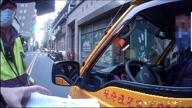 開學首週　蘆洲警加強學幼童車輛稽查（警方提供）