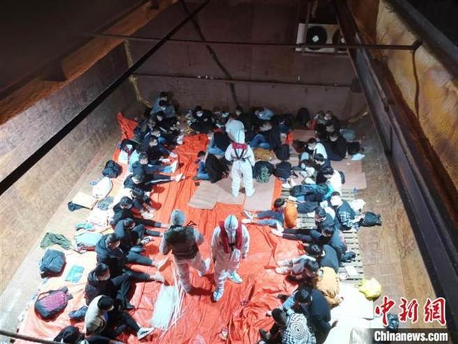 广东近期多地发布「反走私、反偷渡线索举报」相关奖励措施，最高奖励220万。（大陆国家移民管理局供图）