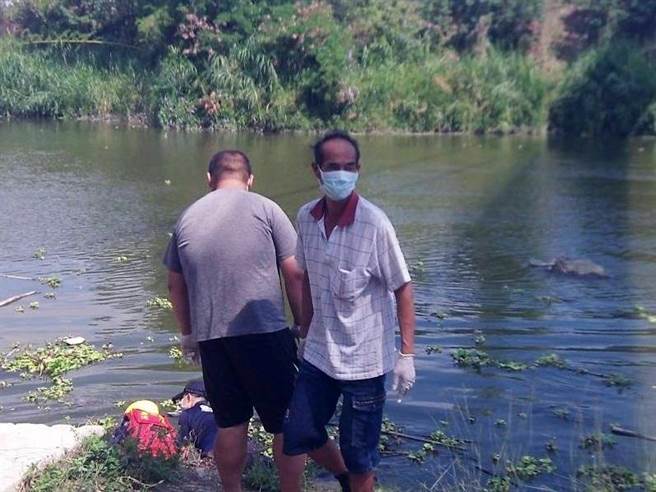 嘉义县六脚乡长寿桥下去年5月发现一具无名男性浮尸，因朴子分局六脚分驻所员警弃而不舍，得以确认无名尸就是失踪数月的黄男。（朴子分局提供∕吕妍庭嘉义传真）