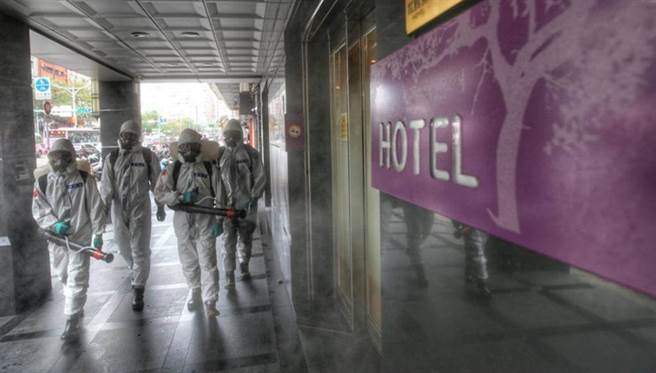 民眾若遭匡列需自費住防疫旅館，陳時中表示，會再和地方政府討論。（圖／中時資料照）