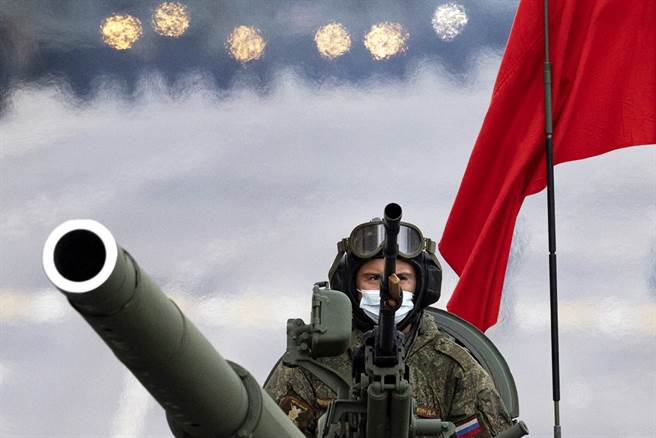 路透17日报导，乌克兰说，乌东亲俄部队开火。（资料照／美联社）