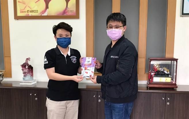 近日六龜區農會為協助蓮霧行銷，與高雄當地食品加工廠合作／高雄市政府農業局提供