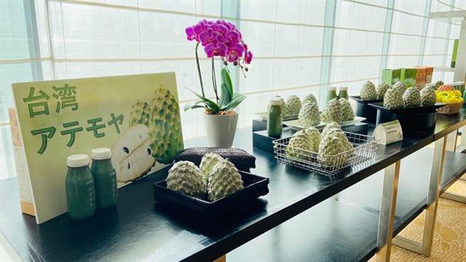 （记者会现场的冷冻释迦。图／农委会提供）
