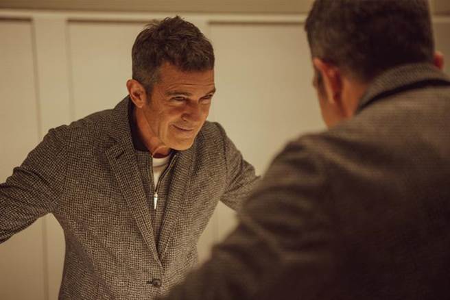 安东尼奥班德拉斯在片中饰演自恋的大明星「菲立斯」。（台北双喜电影提供）