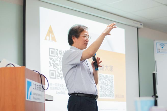 王崇智博士將闖蕩矽谷40年、創業三次的成功經驗轉化為一堂堂精彩課程，受到各界高度肯定。圖／銳企提供